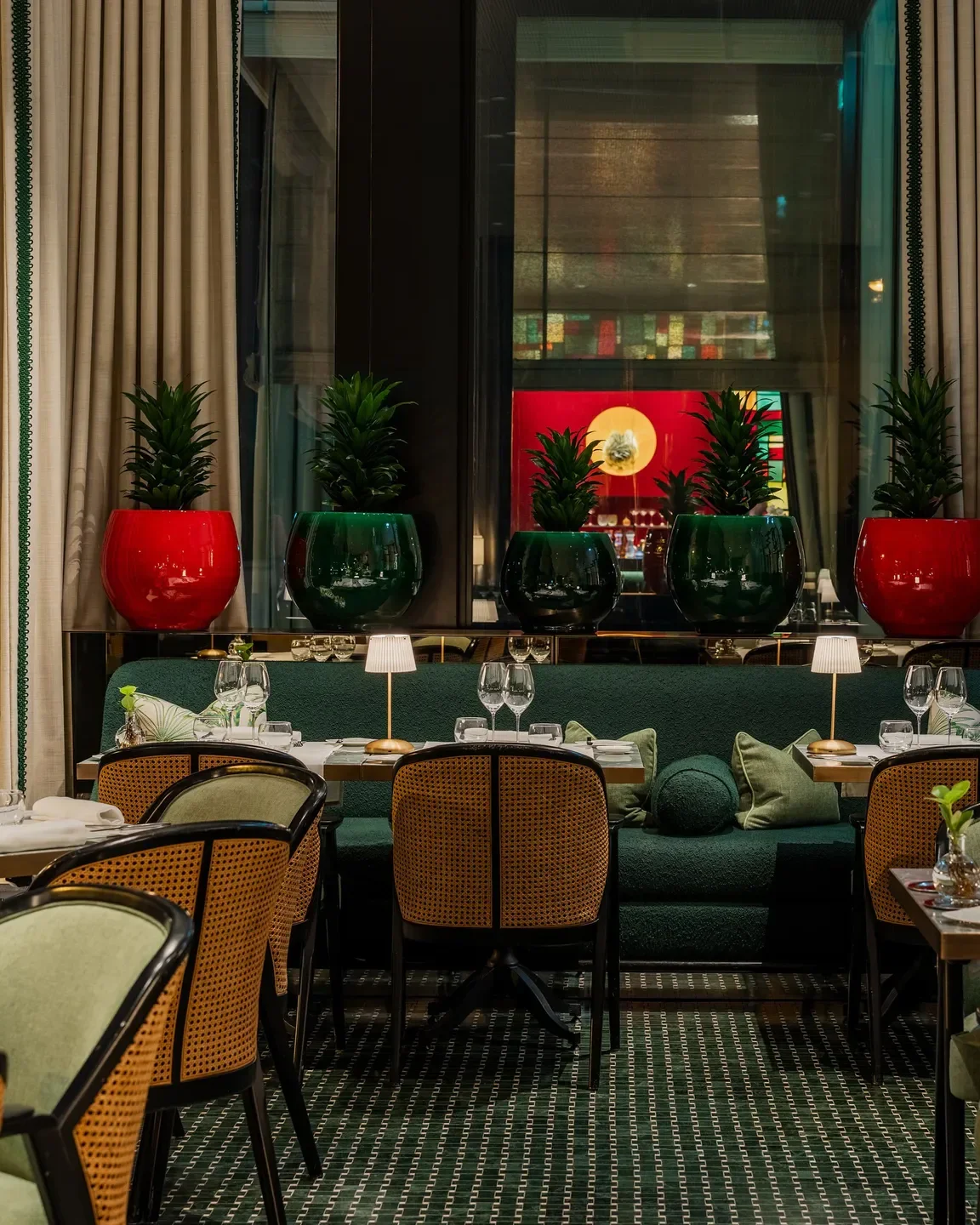 Interior of Le Jardinier Geneva, featuring elegant decor and stylish seating in Geneva.