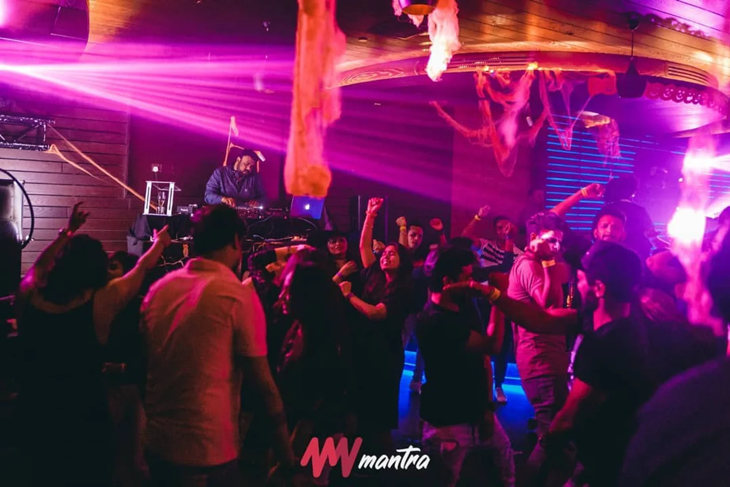 Mantra Night Abu-Dhabi