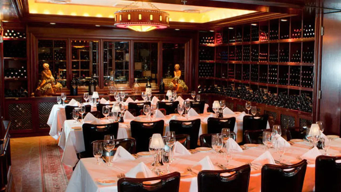 Elegant dining room at Pappas Bros. Steakhouse - Houston Downtown, Houston restaurant.