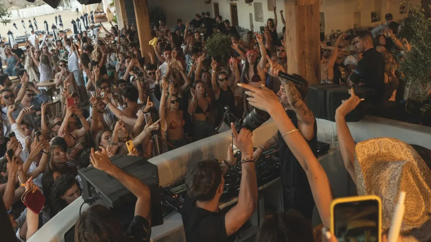 Super Paradise Mykonos